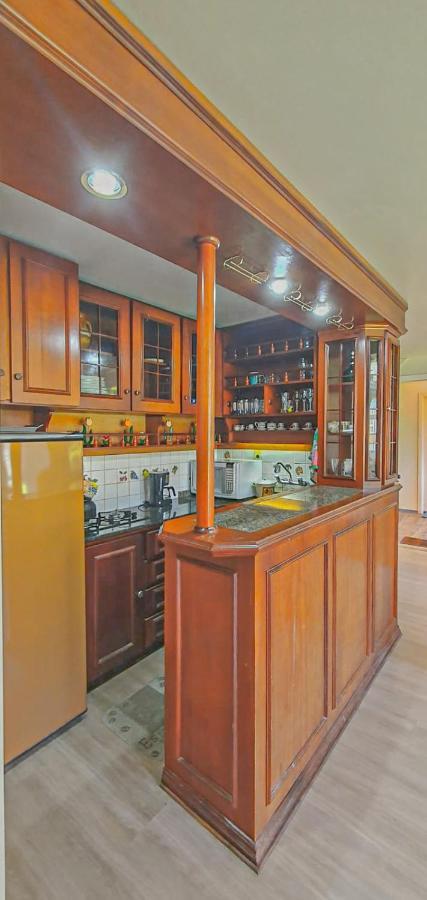 Duplex Floresta Negra - Sua Base Perfeita Em Gramado! Otima Localizacao Lagonegro 500M - 02 Quartos E 02 Banheiros Para Familia Em Condominio Fechad0, Cozinha Completa Com Garagem E Portaria 24H Экстерьер фото